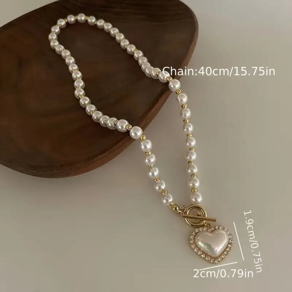 Elegant Faux Pearl Heart Pendant Necklace - Picture 3 of 4